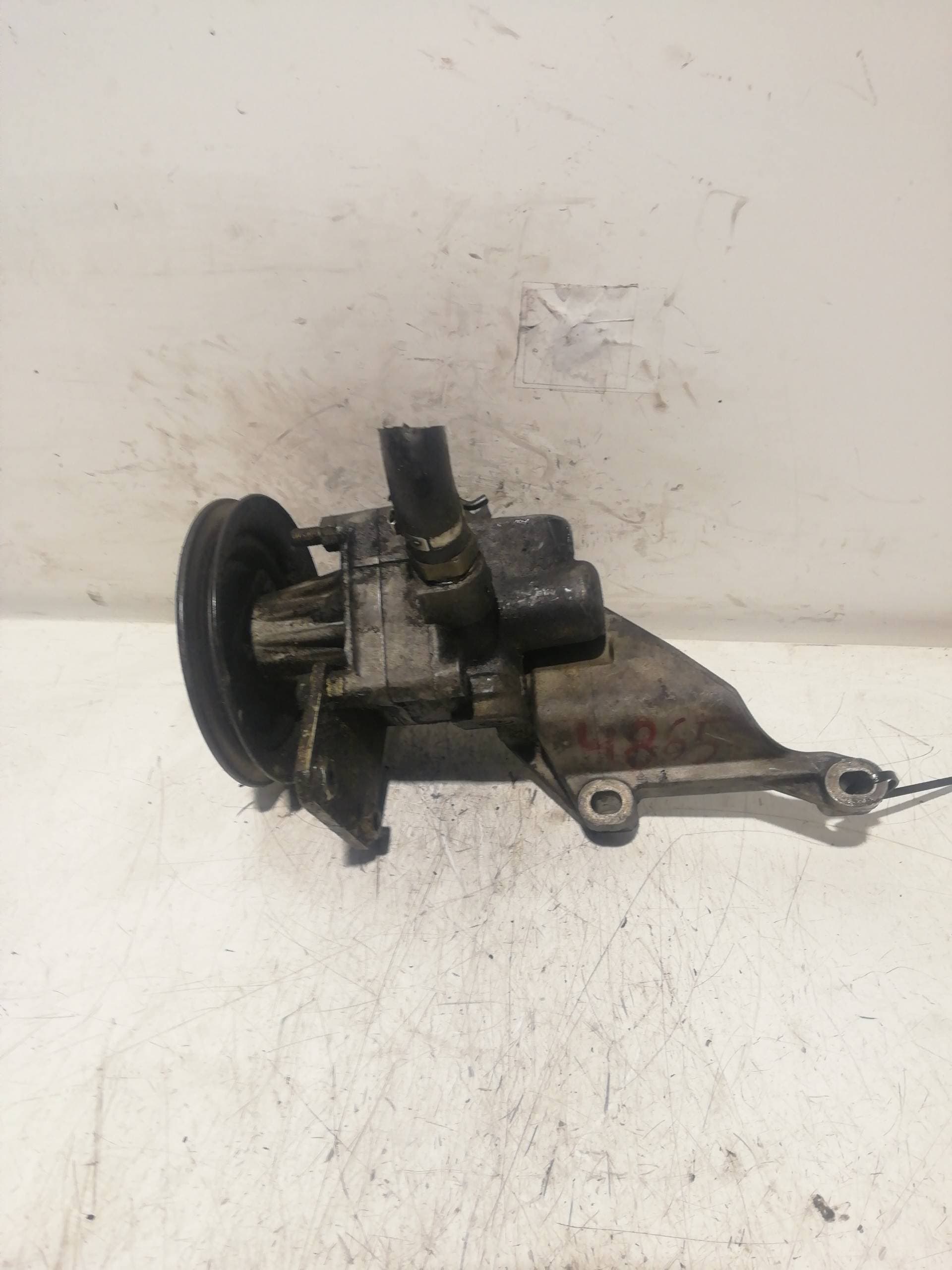 Bomba direccion AUDI 80 AVANT 4