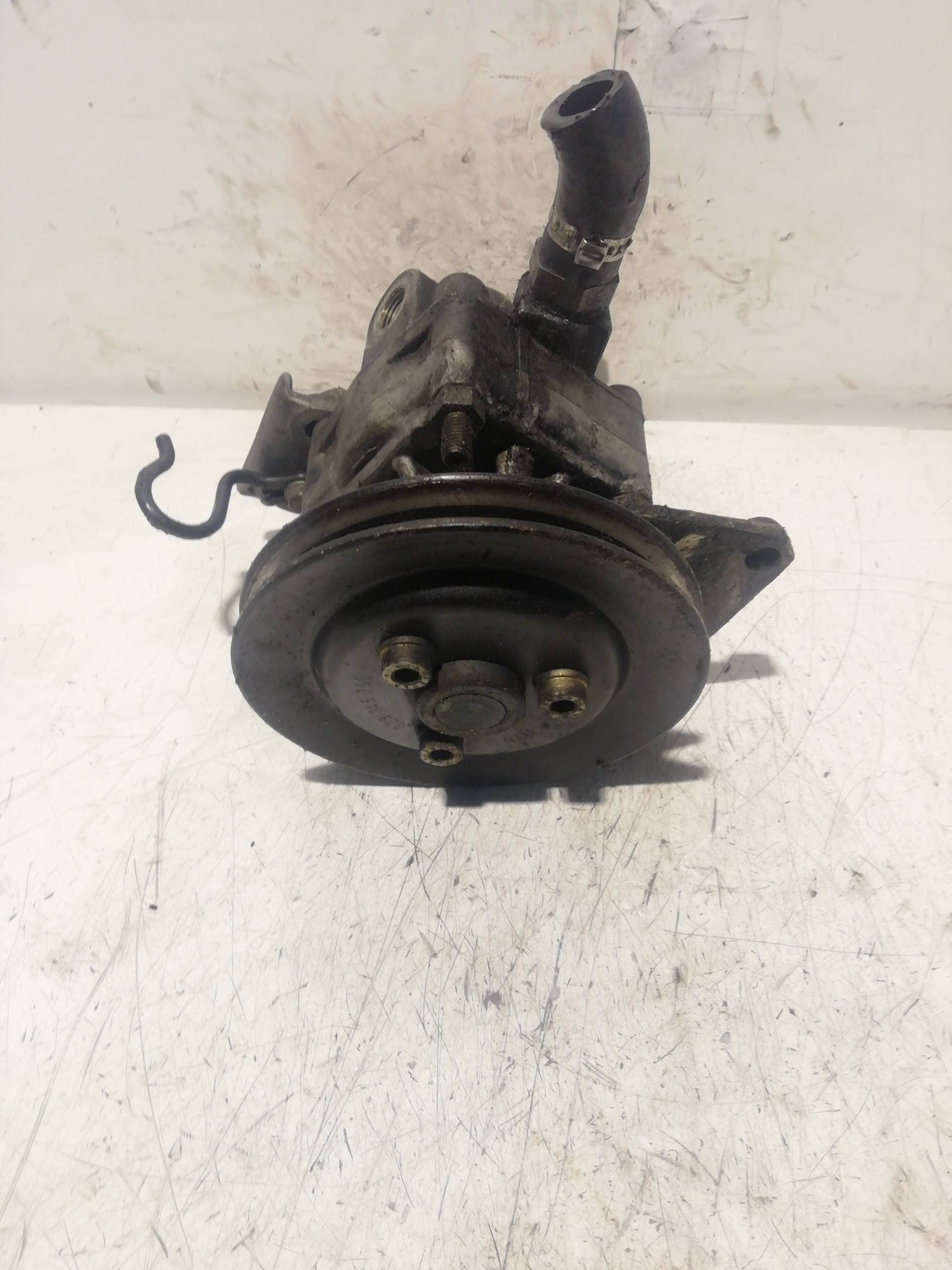 Bomba direccion AUDI 80 AVANT 3