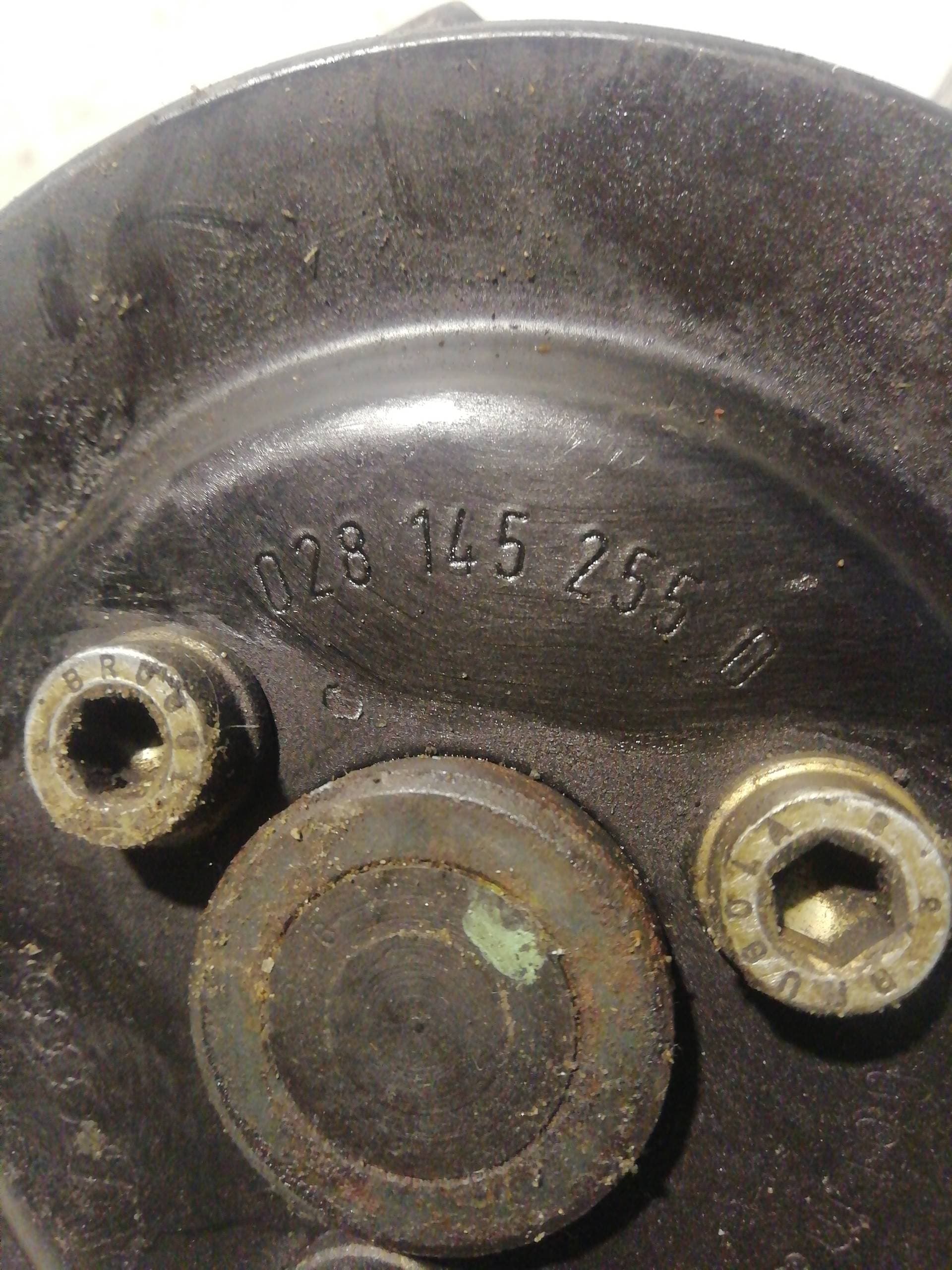 Bomba direccion AUDI 80 AVANT 2