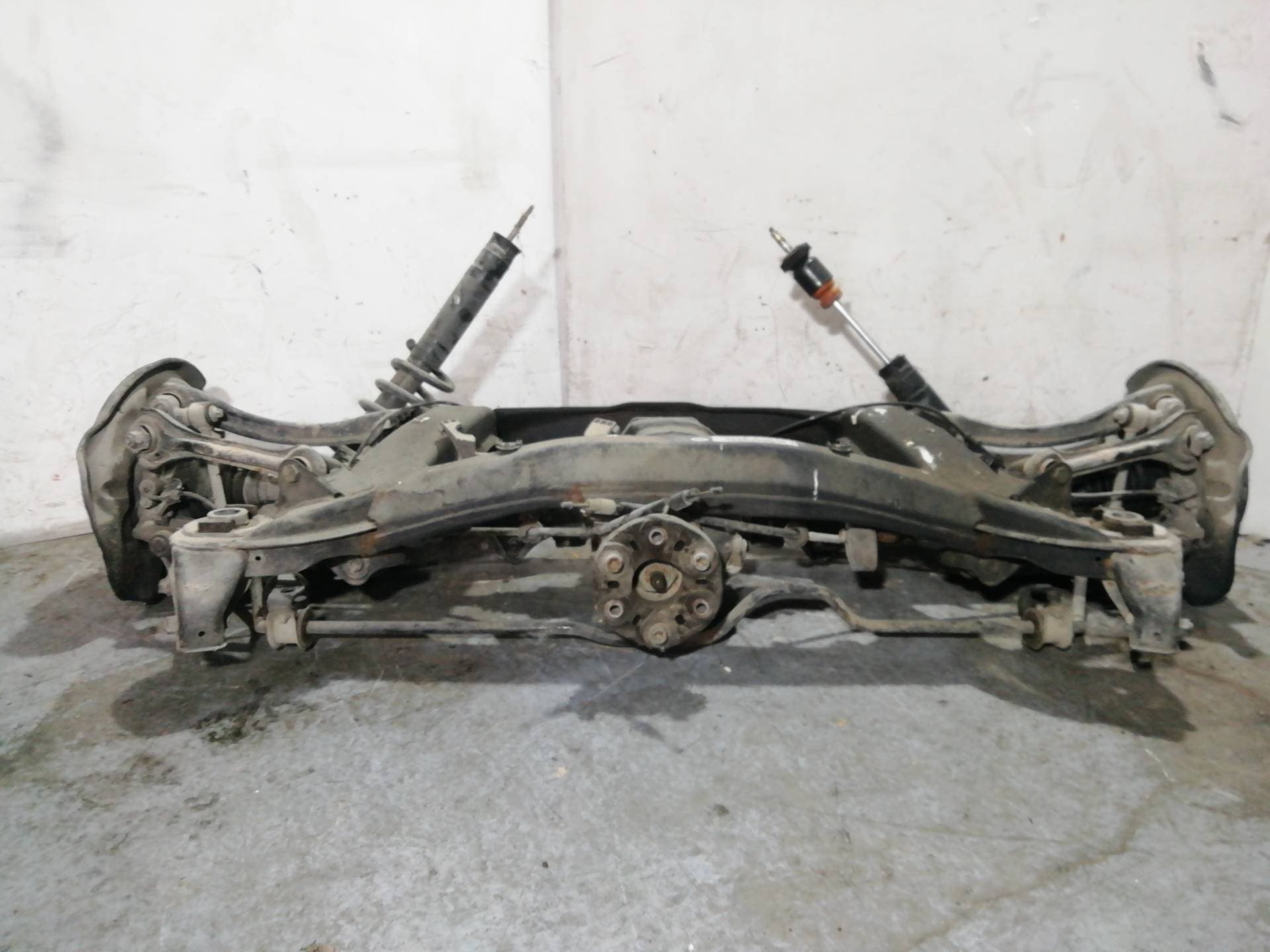Puente trasero MERCEDES-BENZ CLASE C (W201) BERLINA