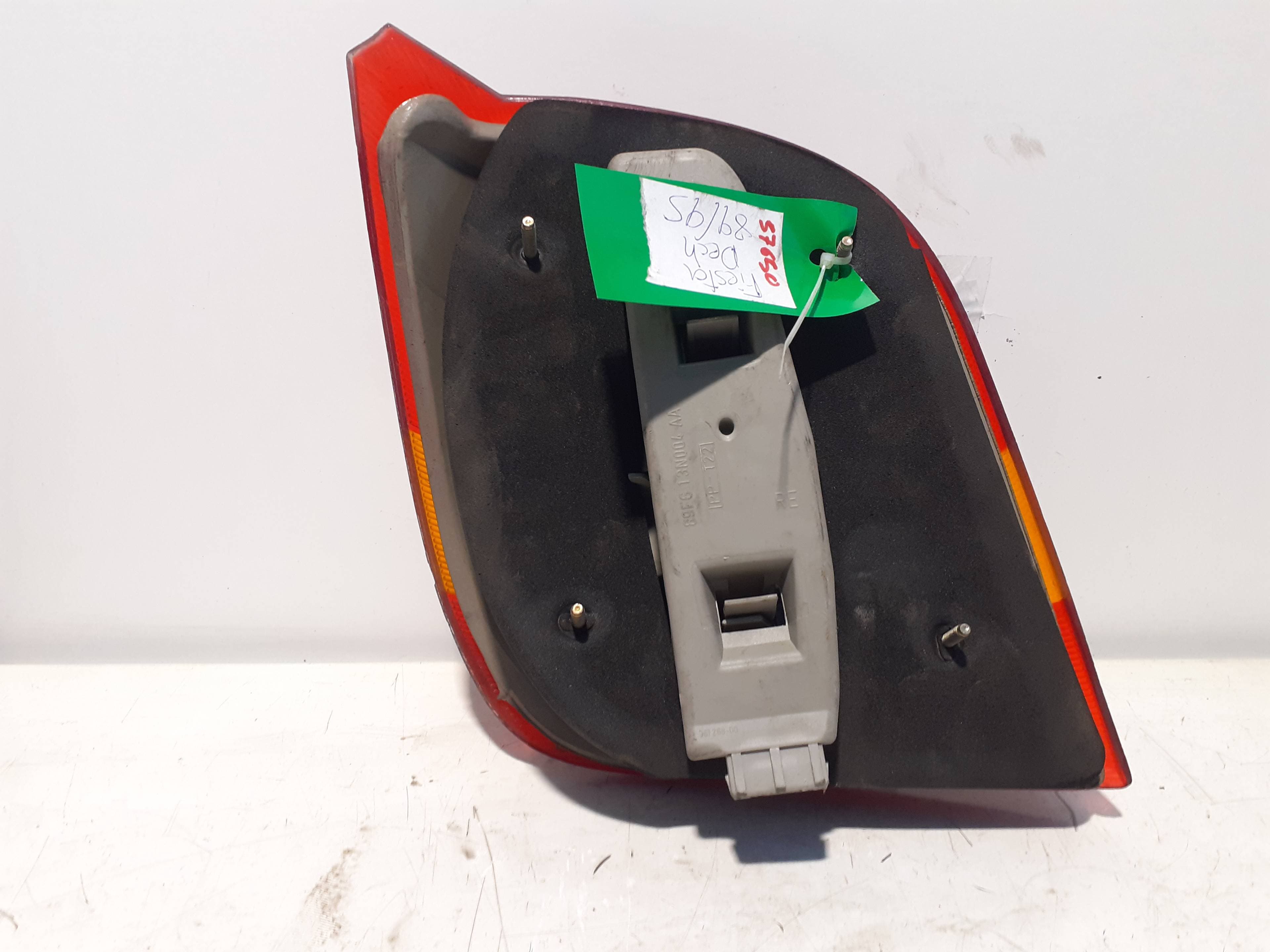 Piloto trasero derecho FORD FIESTA BERL./EXPRESS 3