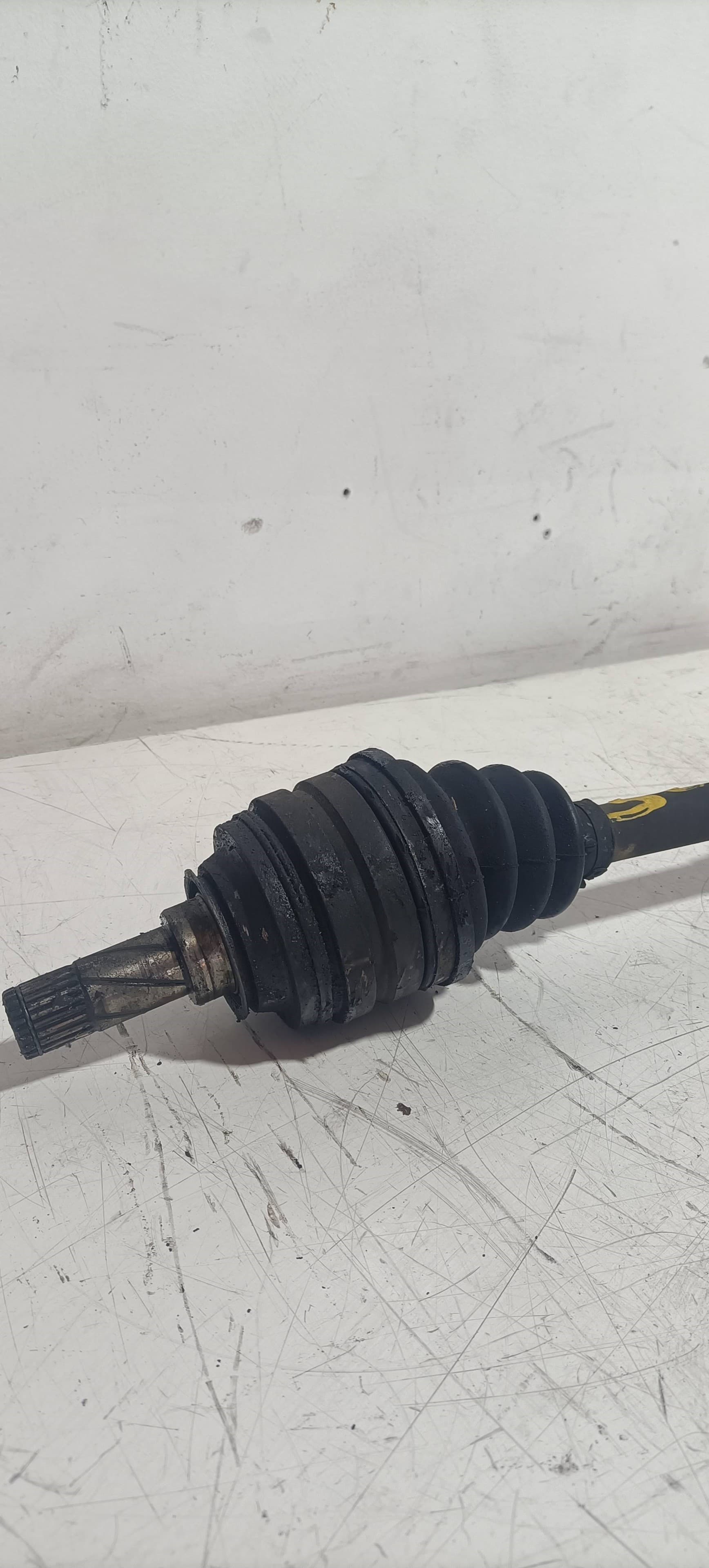 Transmision delantera izquierda OPEL CORSA A 2
