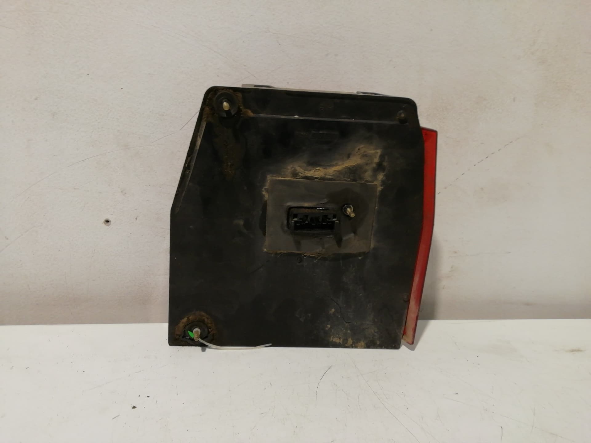 Piloto trasero izquierdo FIAT UNO (146) 2