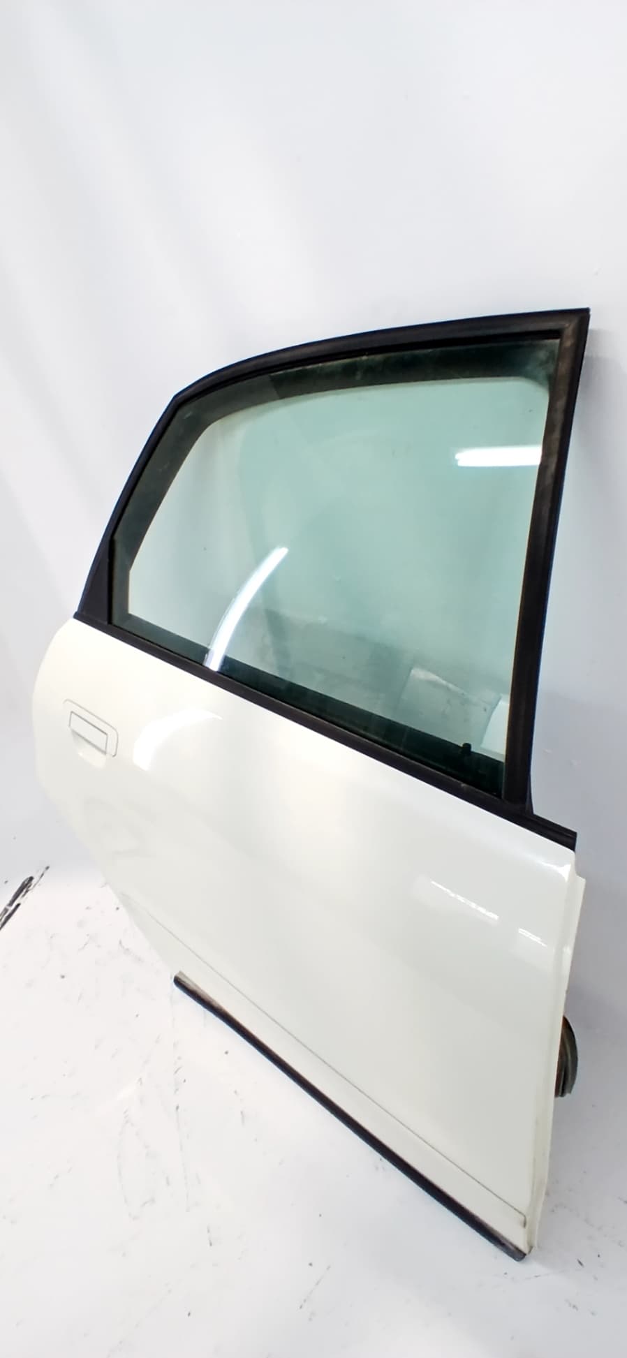 Puerta trasera derecha AUDI A4 BERLINA (B5) 3