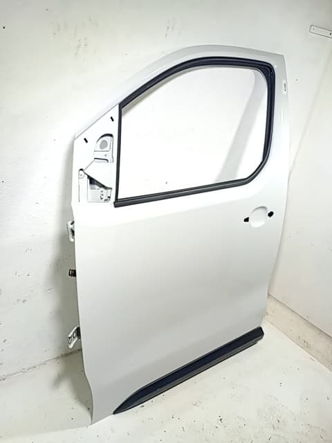 Puerta delantera izquierda OPEL VIVARO FURGÓN 5