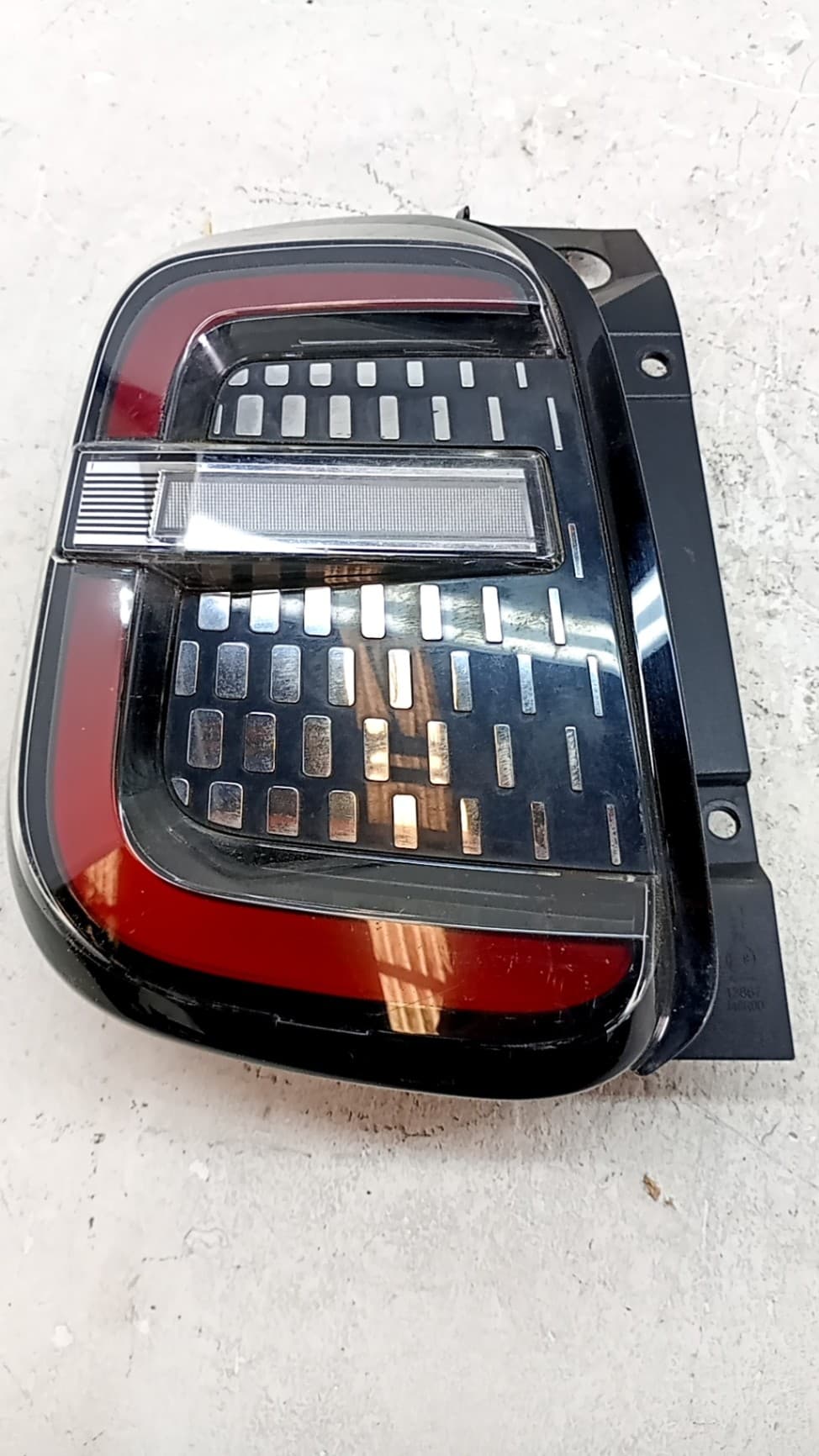 Piloto trasero izquierdo FIAT 600E / 600 (365_, 364_)