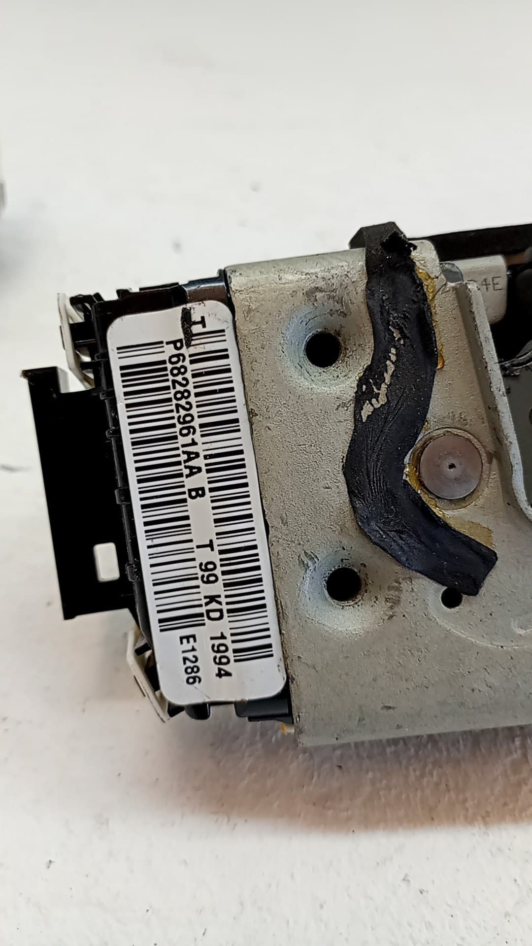 Cerradura puerta trasera izquierda JEEP WRANGLER IV (JL) 2