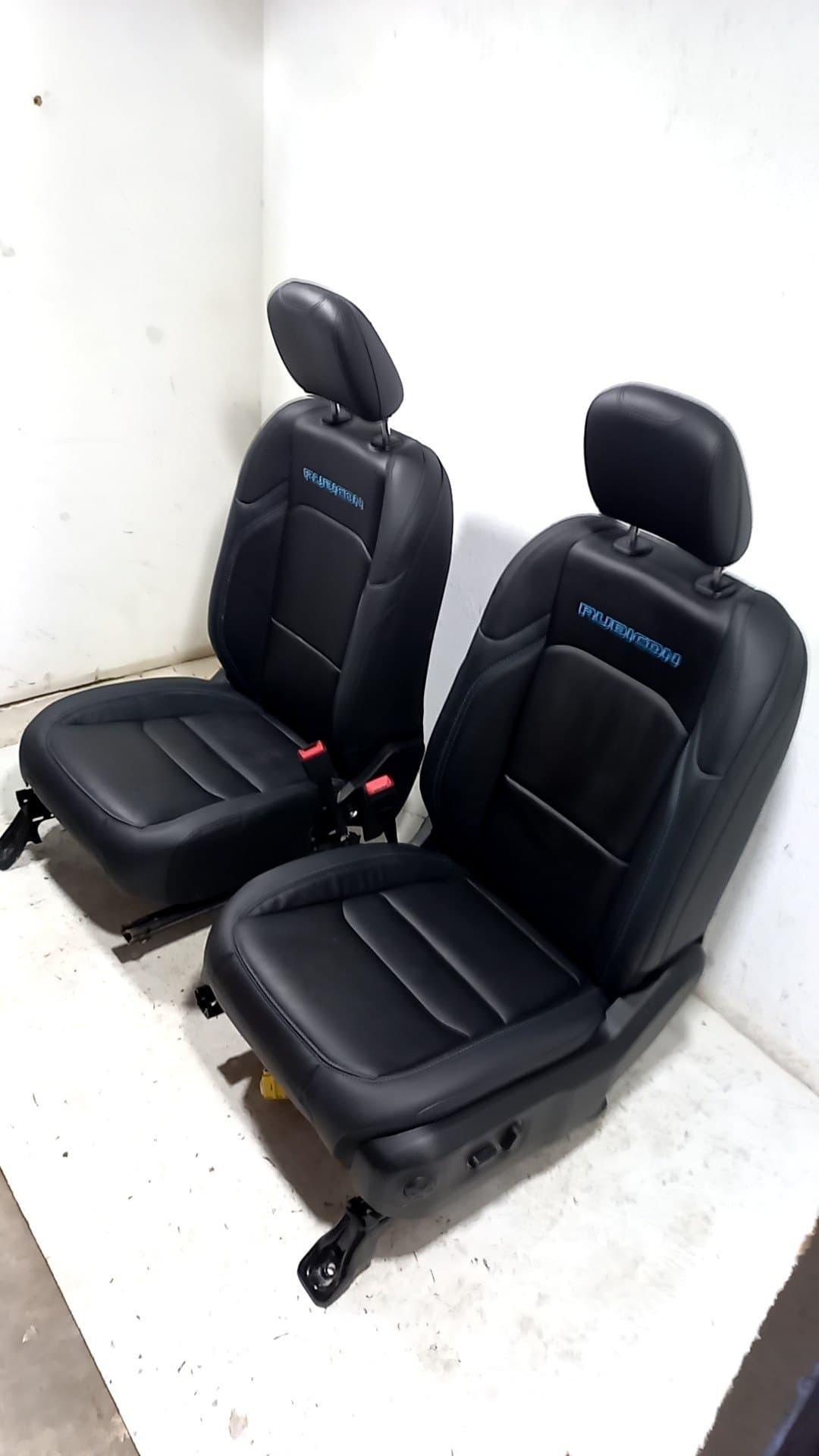 Juego asientos completo JEEP WRANGLER IV (JL) 5