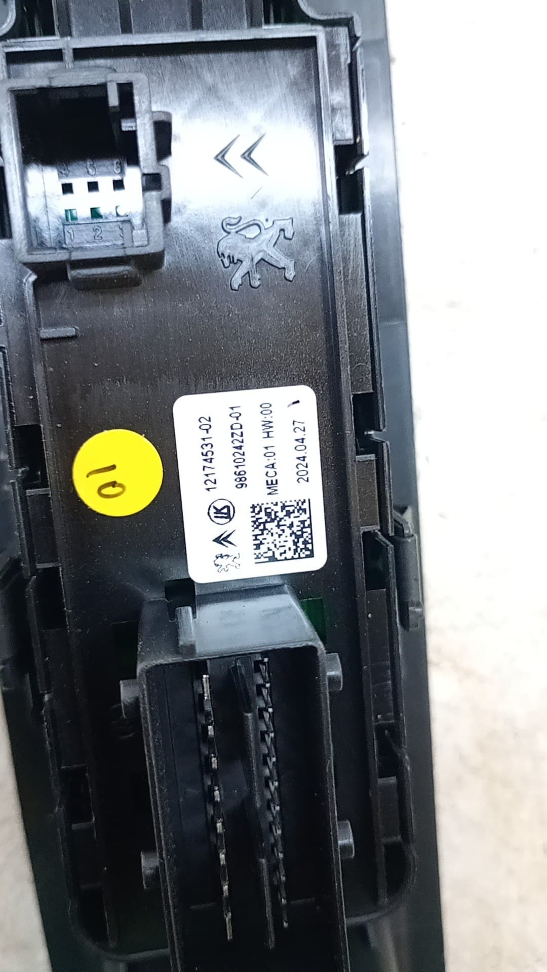 Mando elevalunas delantero izquierdo CITROEN CITROËN C3 IV (CC_, CB_) 3