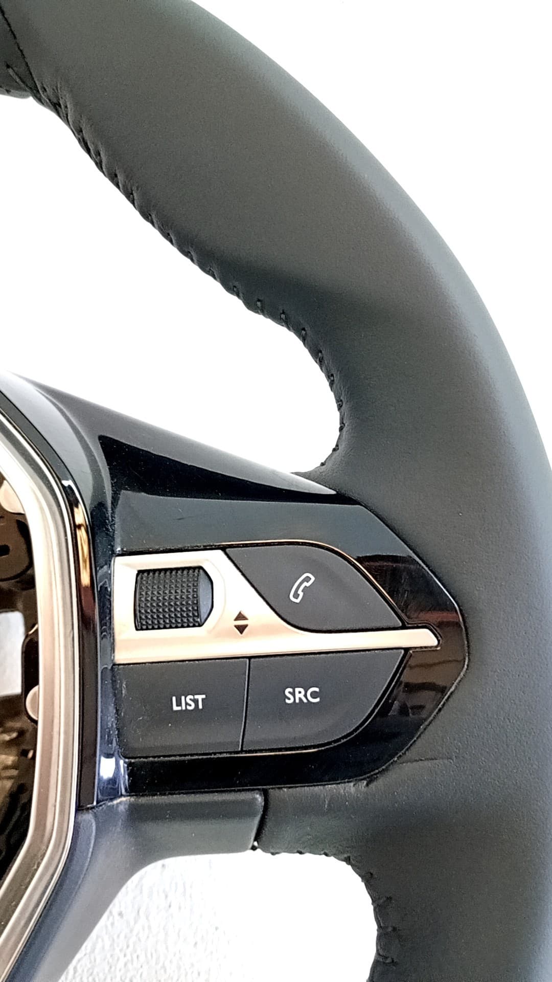 Volante PEUGEOT 2008 (P1) 4