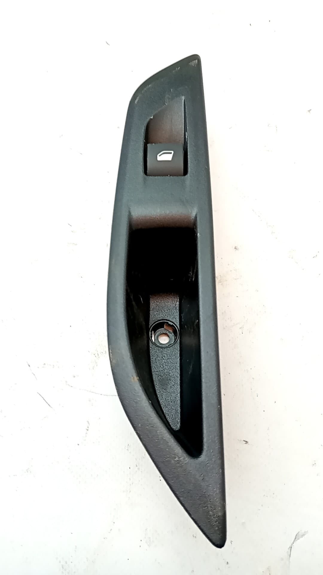 Mando elevalunas trasero derecho PEUGEOT 208 (P2)