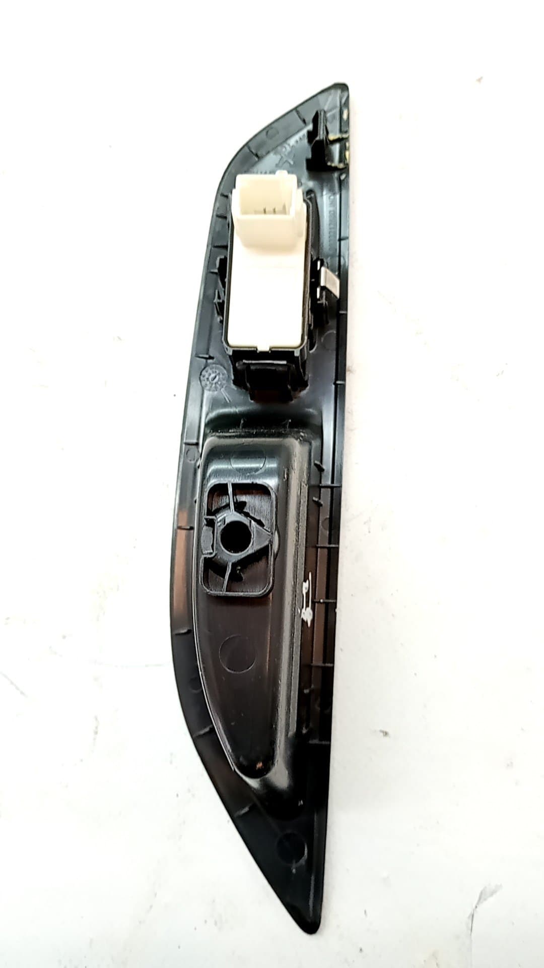 Mando elevalunas trasero izquierdo PEUGEOT 208 (P2) 3