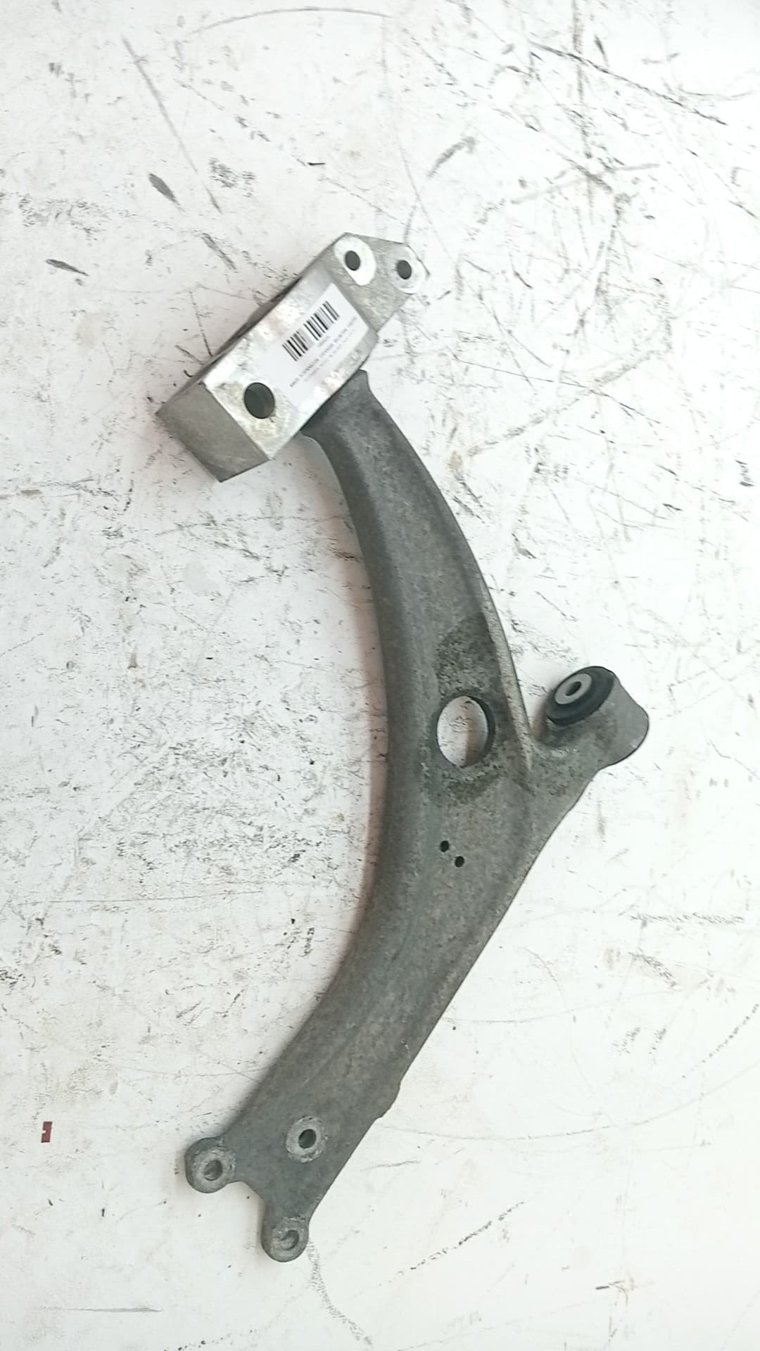 Brazo suspension inferior delantero izquierdo VOLKSWAGEN PASSAT B6 VARIANT (3C5)