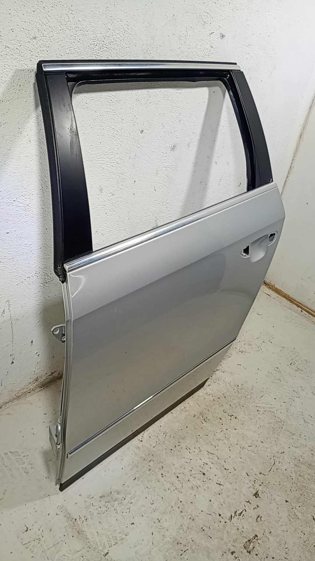 Puerta trasera izquierda VOLKSWAGEN PASSAT B6 VARIANT (3C5)