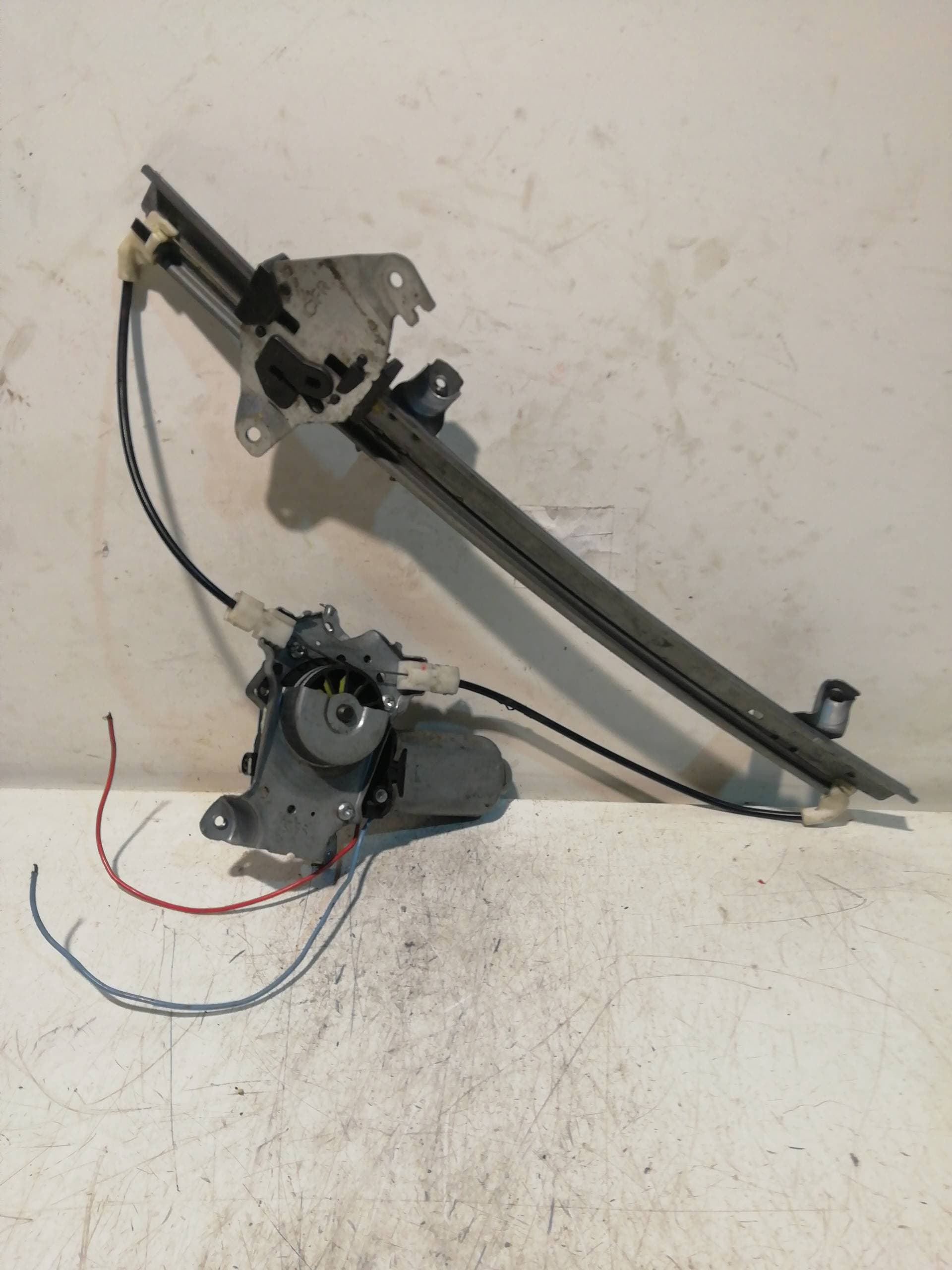 Elevalunas delantero derecho NISSAN PRIMERA BERLINA (P11)