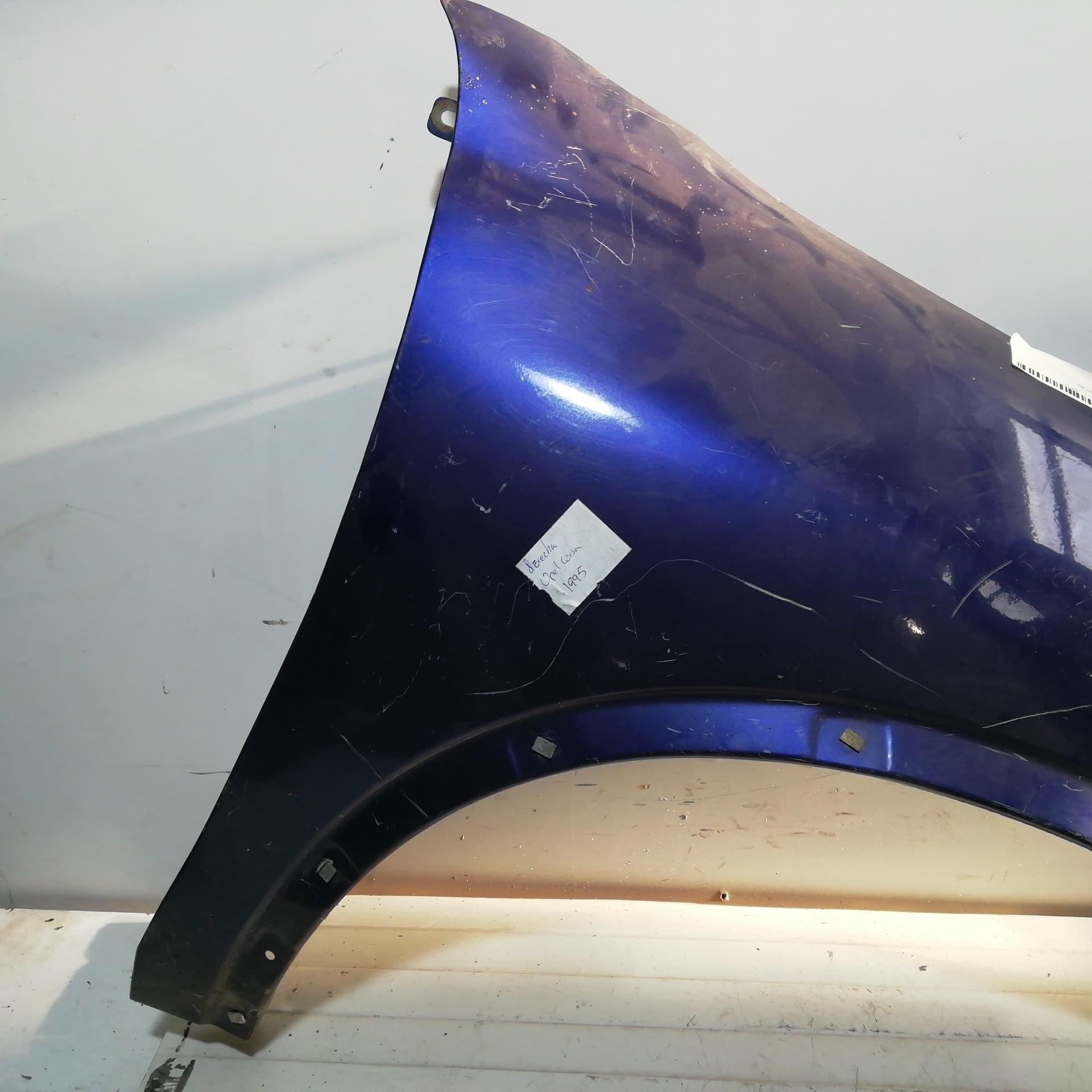 Aleta delantera derecha OPEL CORSA B 2
