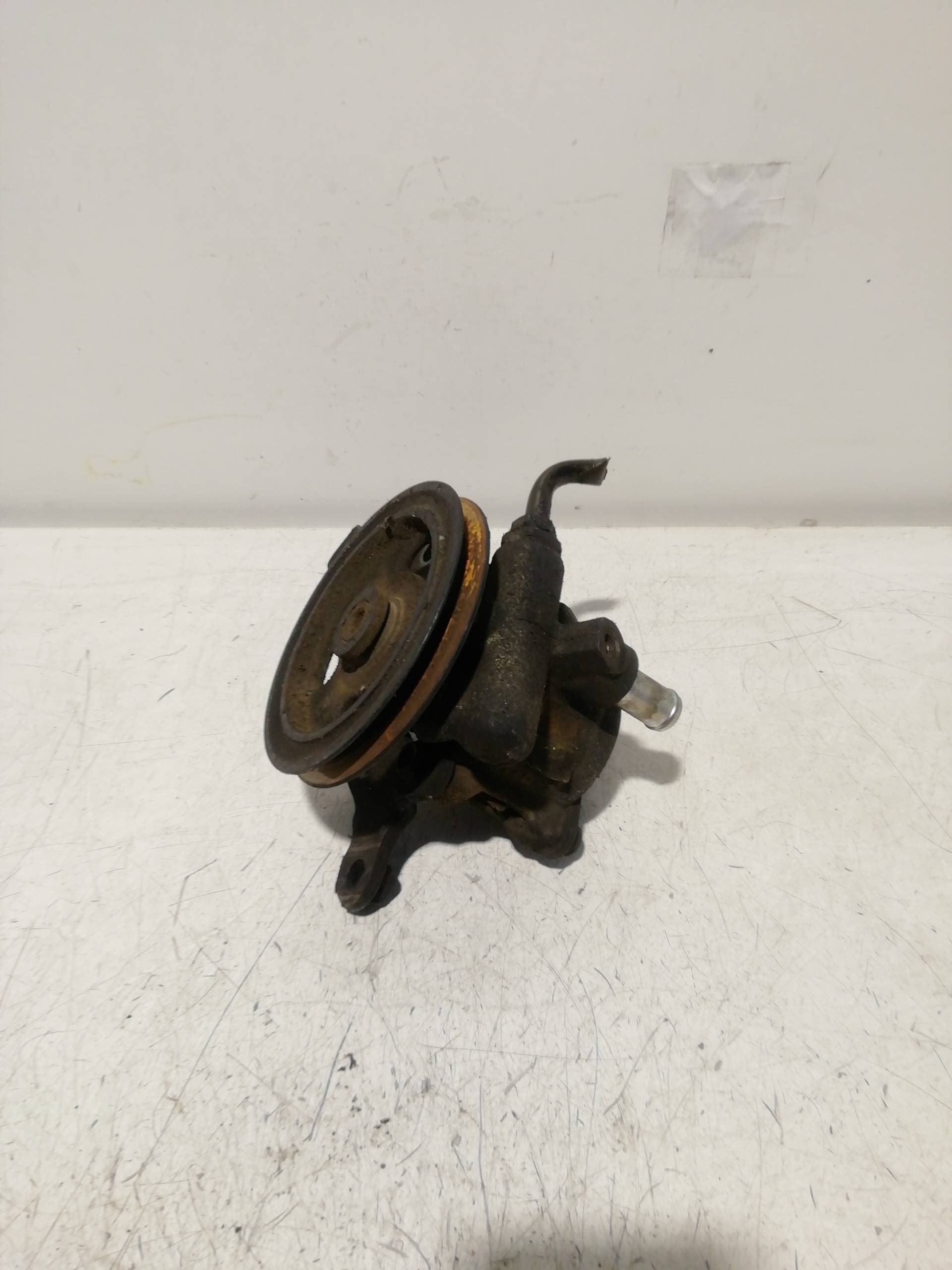 Bomba direccion OPEL CORSA B