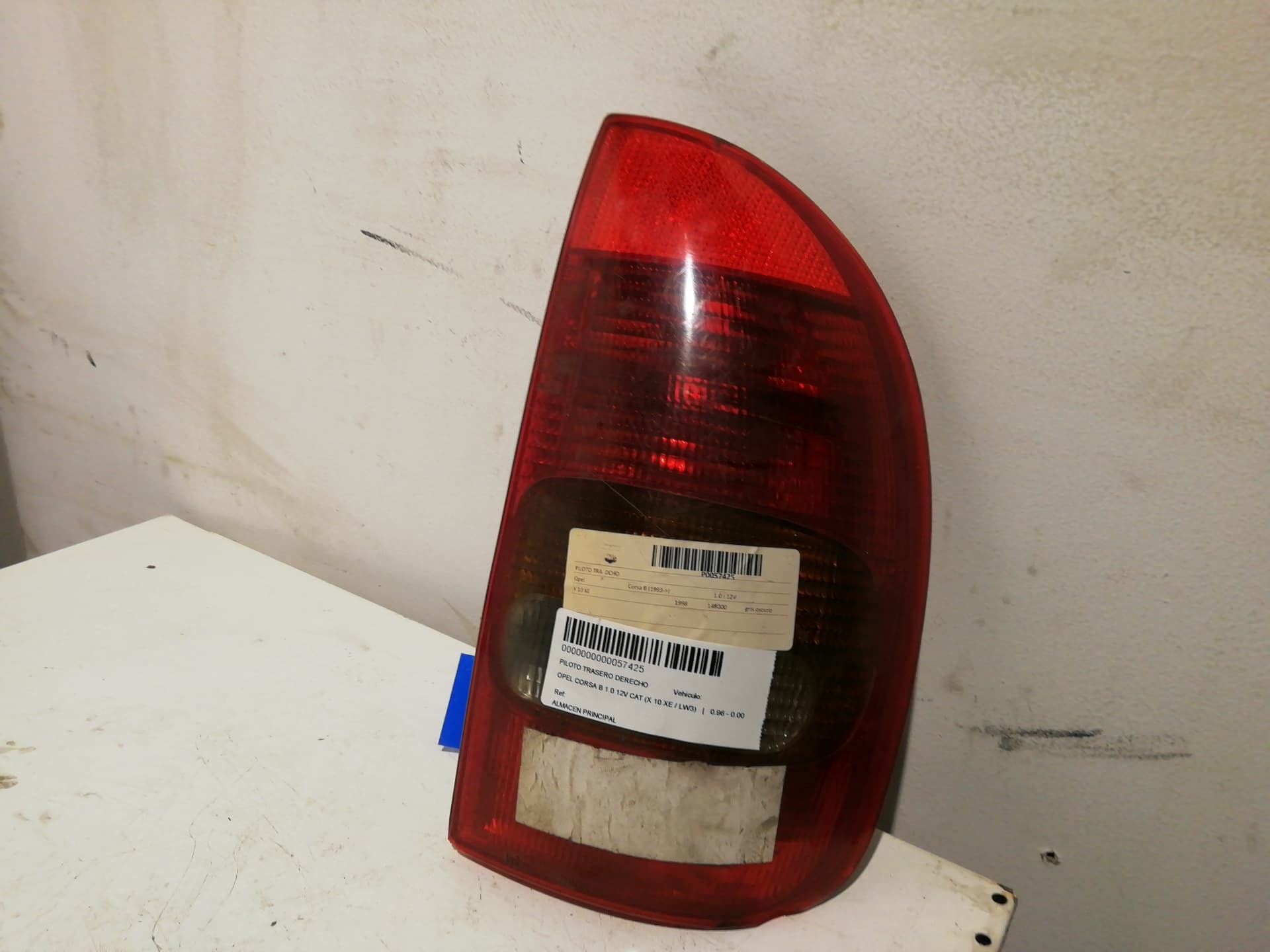 Piloto trasero derecho OPEL CORSA B