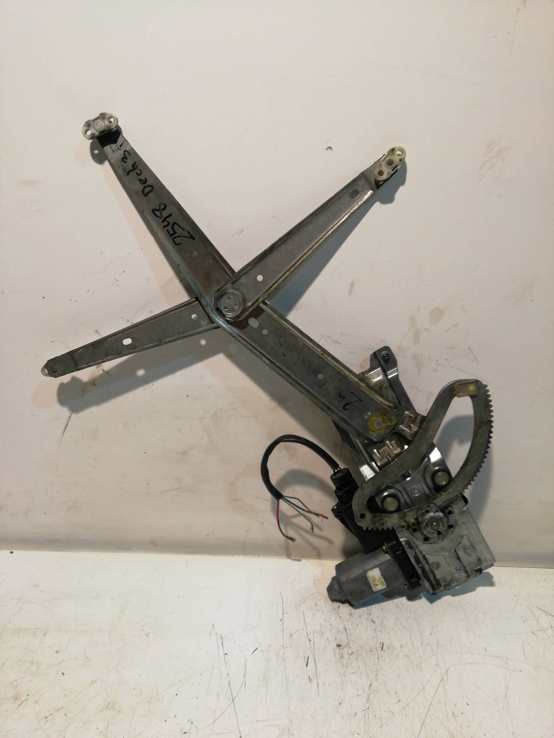 Motor elevalunas delantero derecho OPEL CORSA B 4