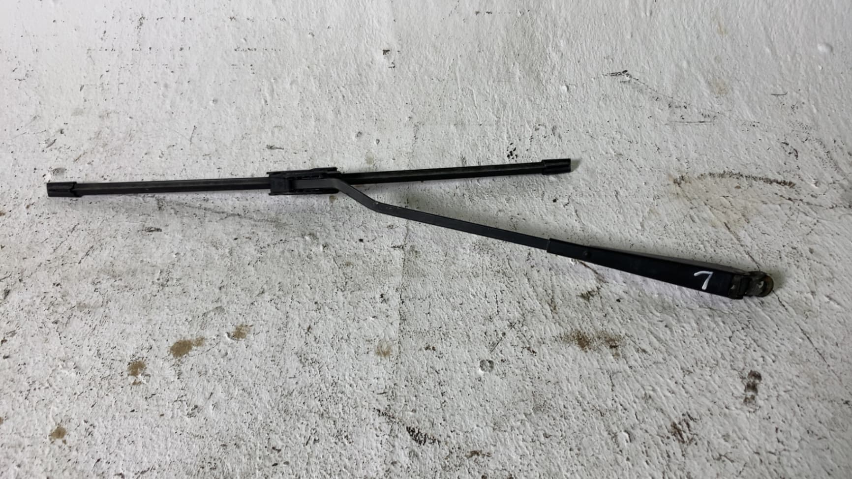 Brazo limpia delantero izquierdo NISSAN PATROL (K/W160)