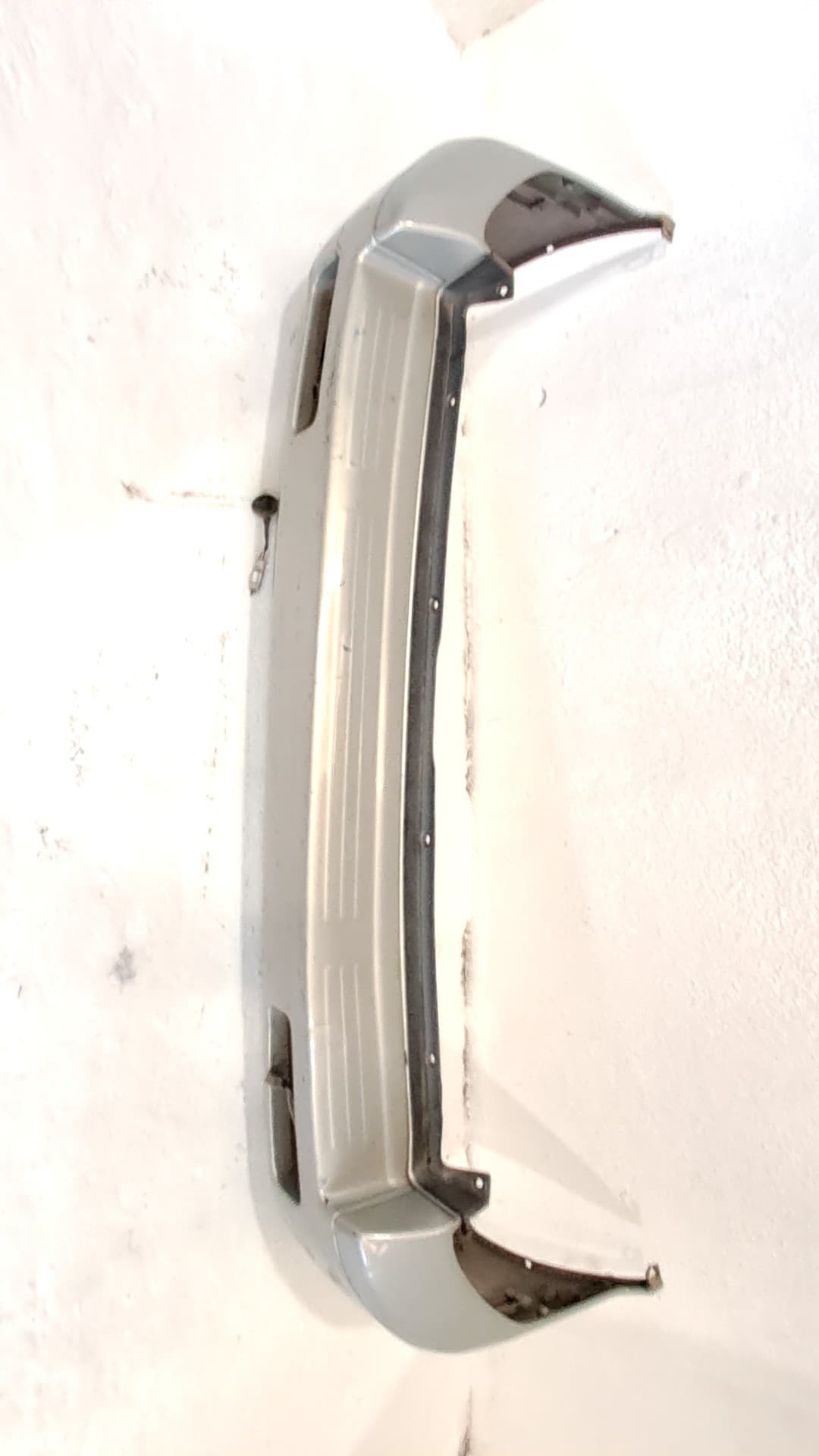 Paragolpes trasero MITSUBISHI SPACE RUNNER MONOSPACE (N1_W, N2_W)