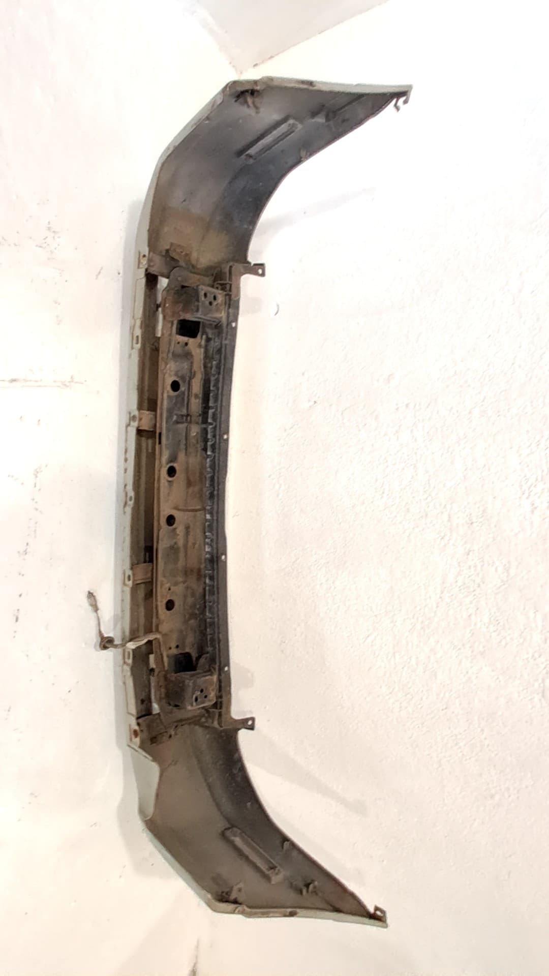 Paragolpes trasero MITSUBISHI SPACE RUNNER MONOSPACE (N1_W, N2_W) 2