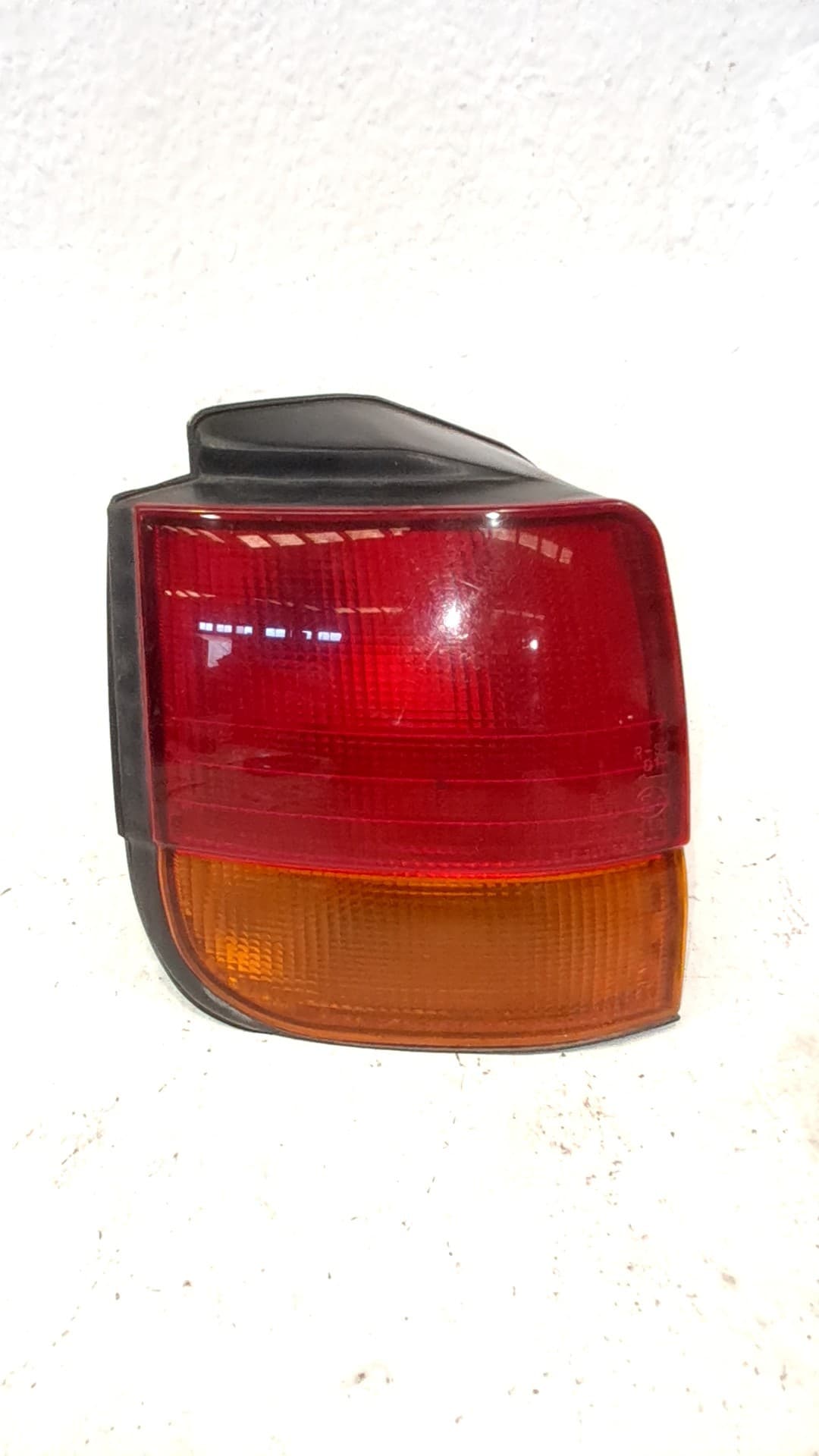 Piloto trasero izquierdo MITSUBISHI SPACE RUNNER MONOSPACE (N1_W, N2_W)