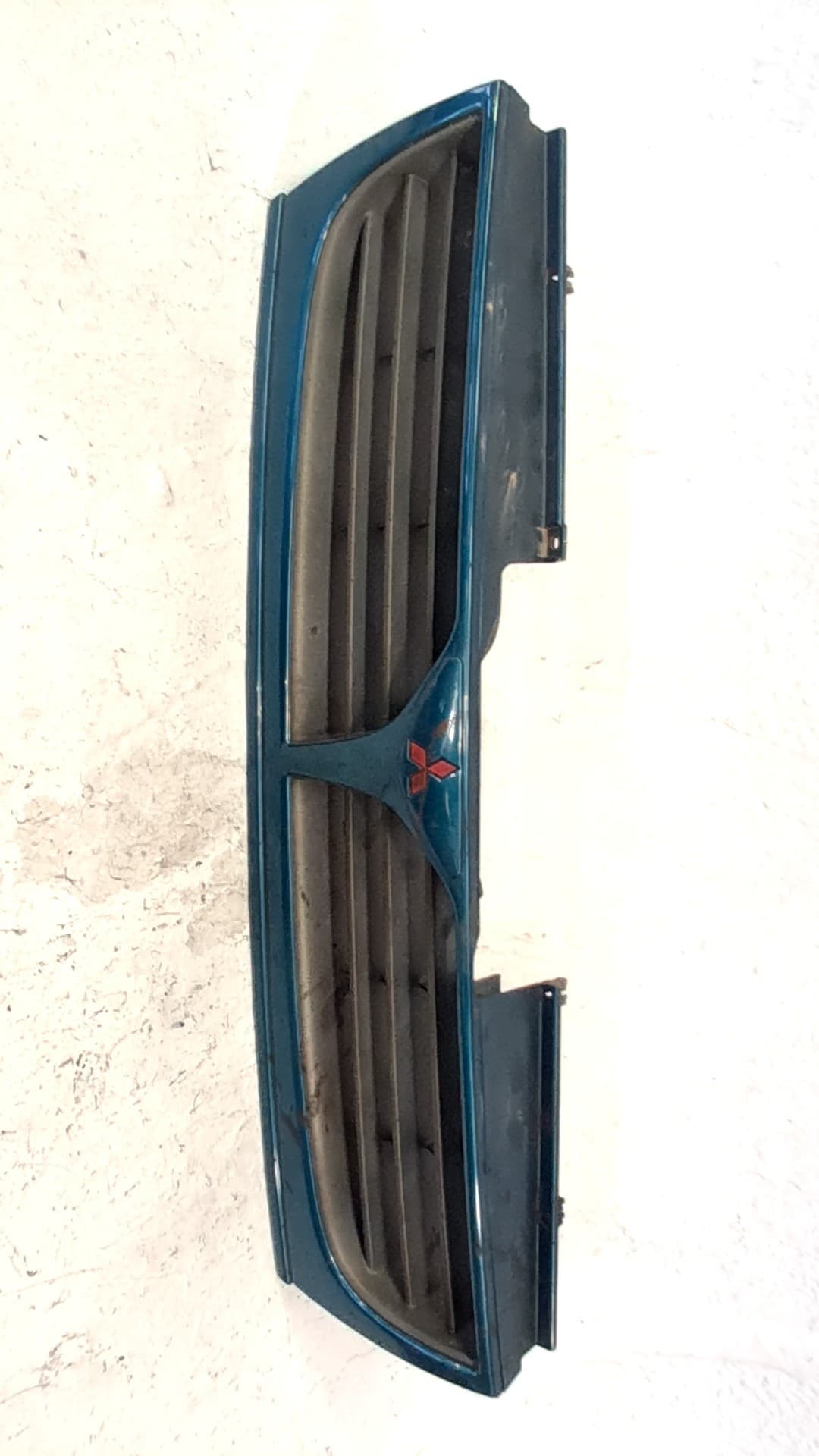 Rejilla delantera MITSUBISHI SPACE RUNNER MONOSPACE (N1_W, N2_W) 3