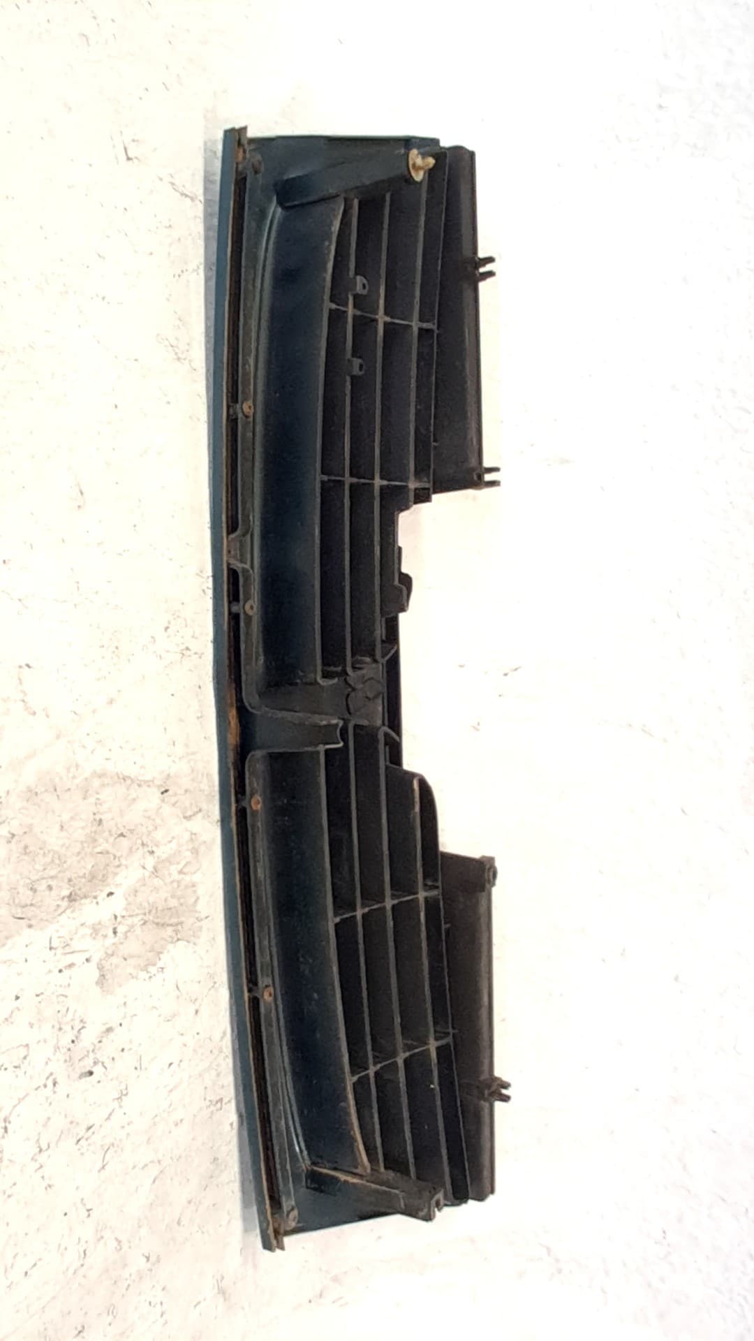 Rejilla delantera MITSUBISHI SPACE RUNNER MONOSPACE (N1_W, N2_W) 2