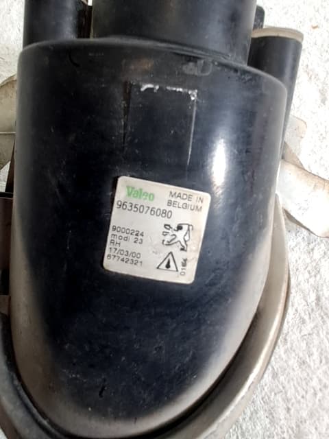 Faro antiniebla derecho PEUGEOT 206 BERLINA