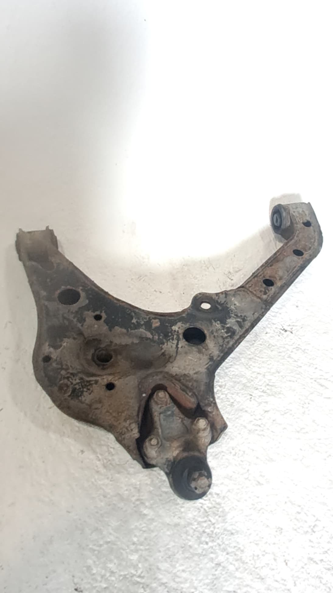 Brazo suspension inferior delantero izquierdo SUZUKI VITARA SE/SV (ET) 2