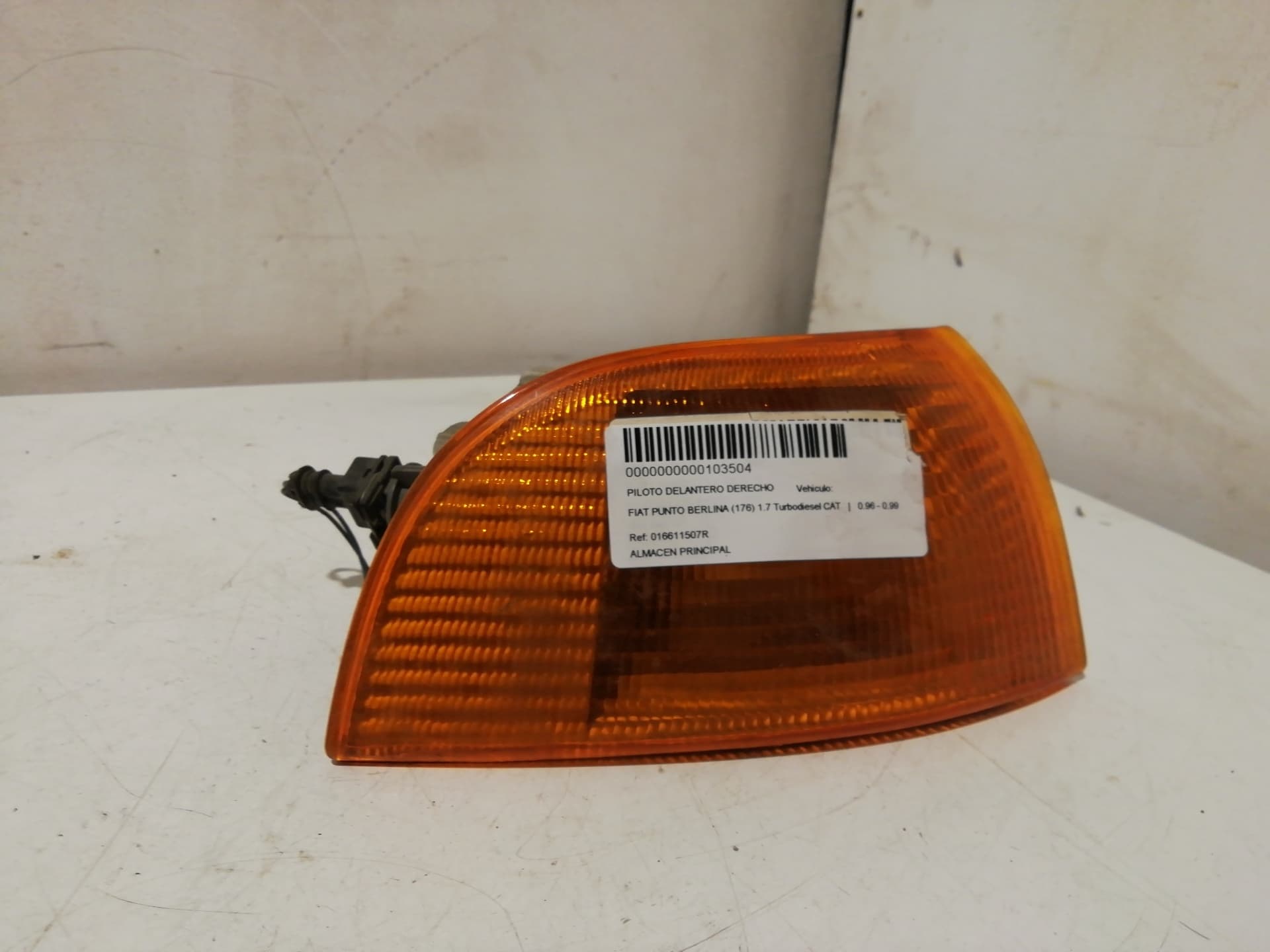 Recambio FIAT PUNTO BERLINA (188) ref. 016611507R