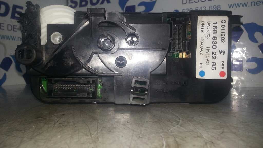 Recambio de MANDO CALEFACCION / AIRE ACONDICIONADO para MERCEDES-BENZ CLASE A (W168) 1.7 CDI Diesel CAT OM668941 referencia OEM IAM 1688300985   - NEGRO 2
