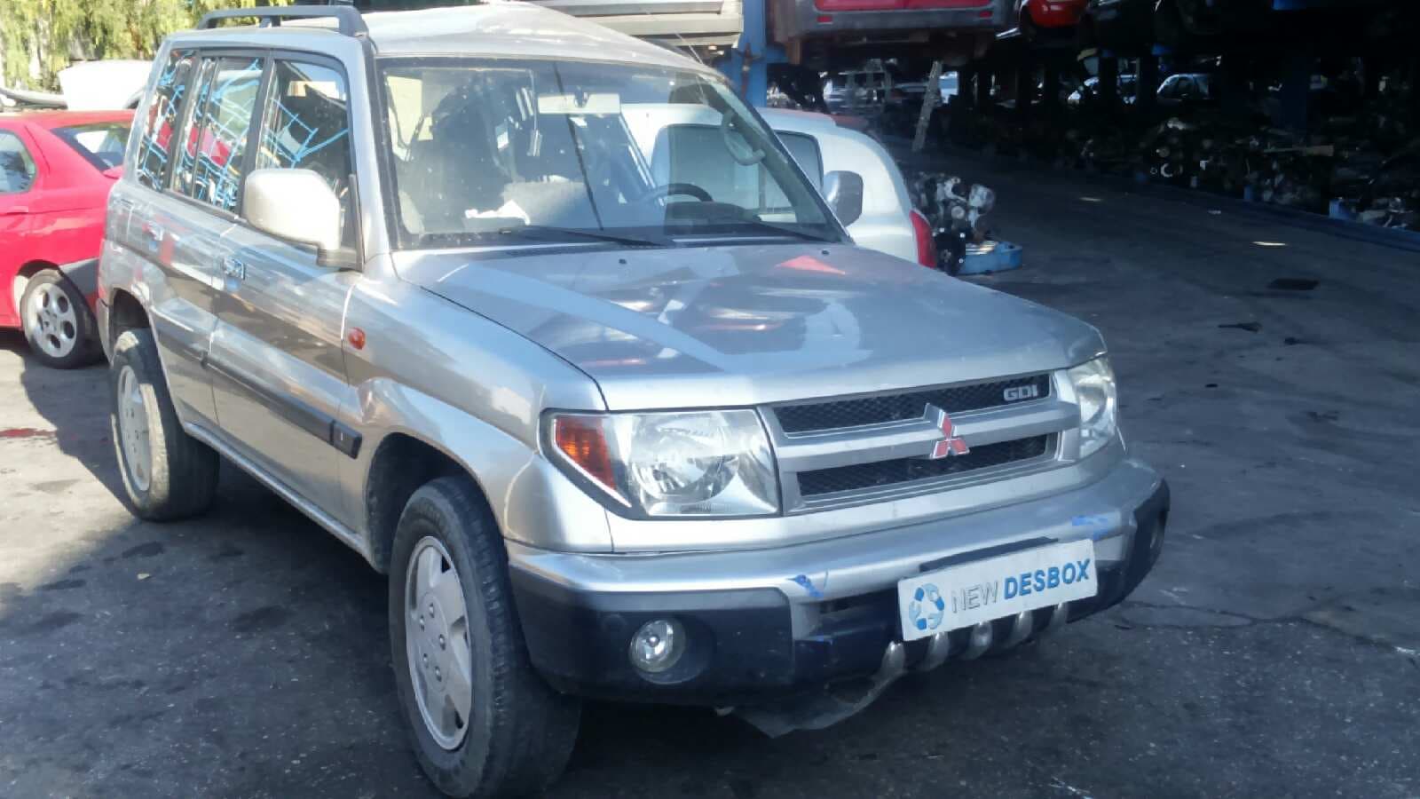 Recambio de RETROVISOR DERECHO para MITSUBISHI MONTERO PININ (H60/H70) 2000 GDI (5-ptas.) 4G94 referencia OEM IAM   - GRIS