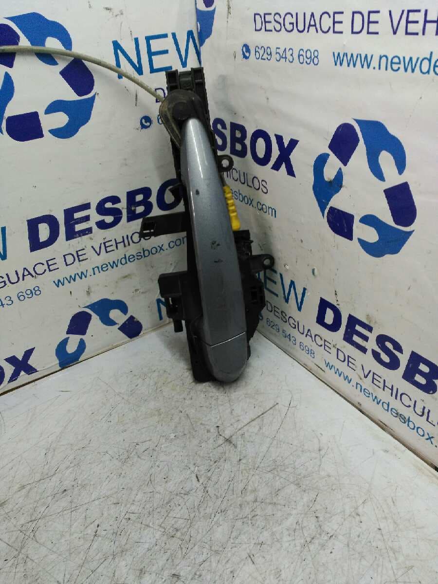 Recambio de MANETA DELANTERA DERECHA para BMW SERIE 1 BERLINA (E81/E87) referencia OEM IAM