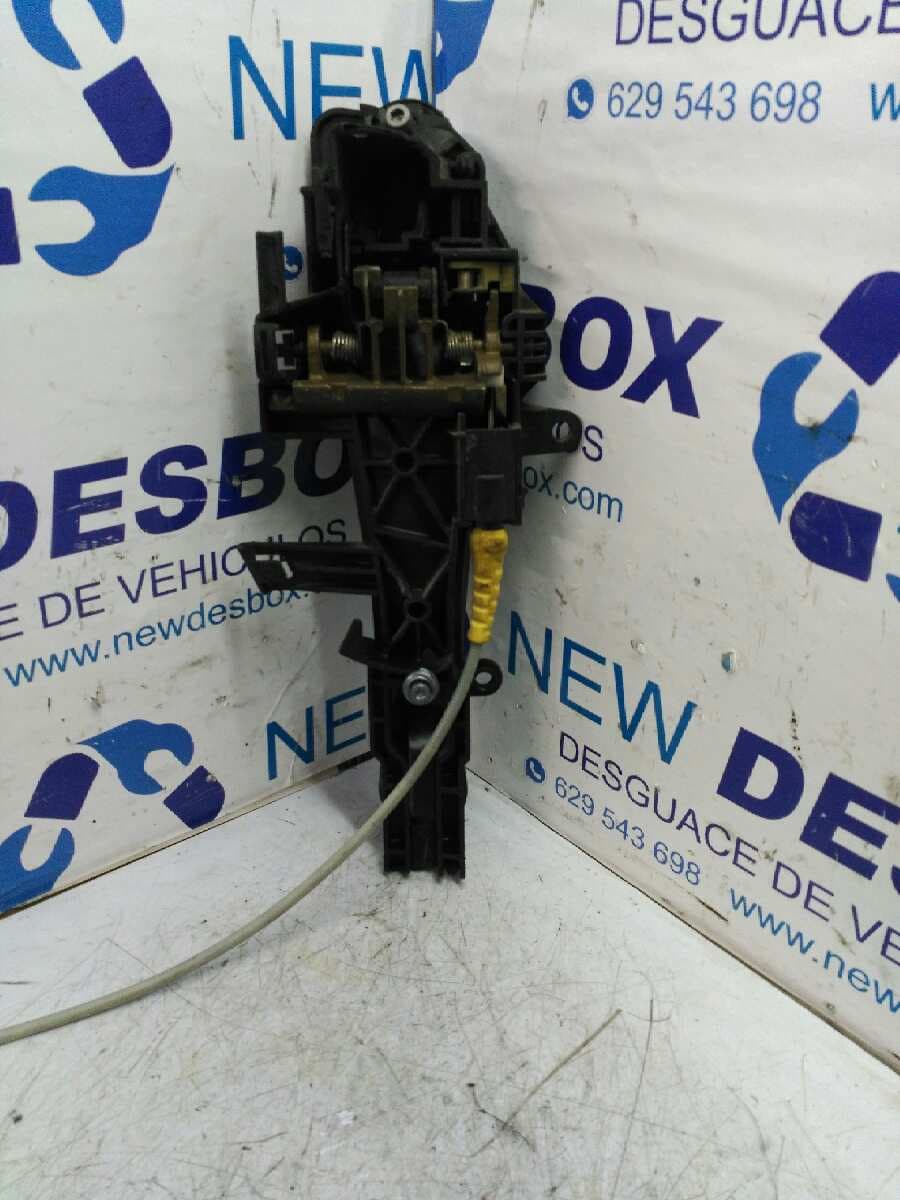 Recambio de MANETA DELANTERA DERECHA para BMW SERIE 1 BERLINA (E81/E87) referencia OEM IAM 2