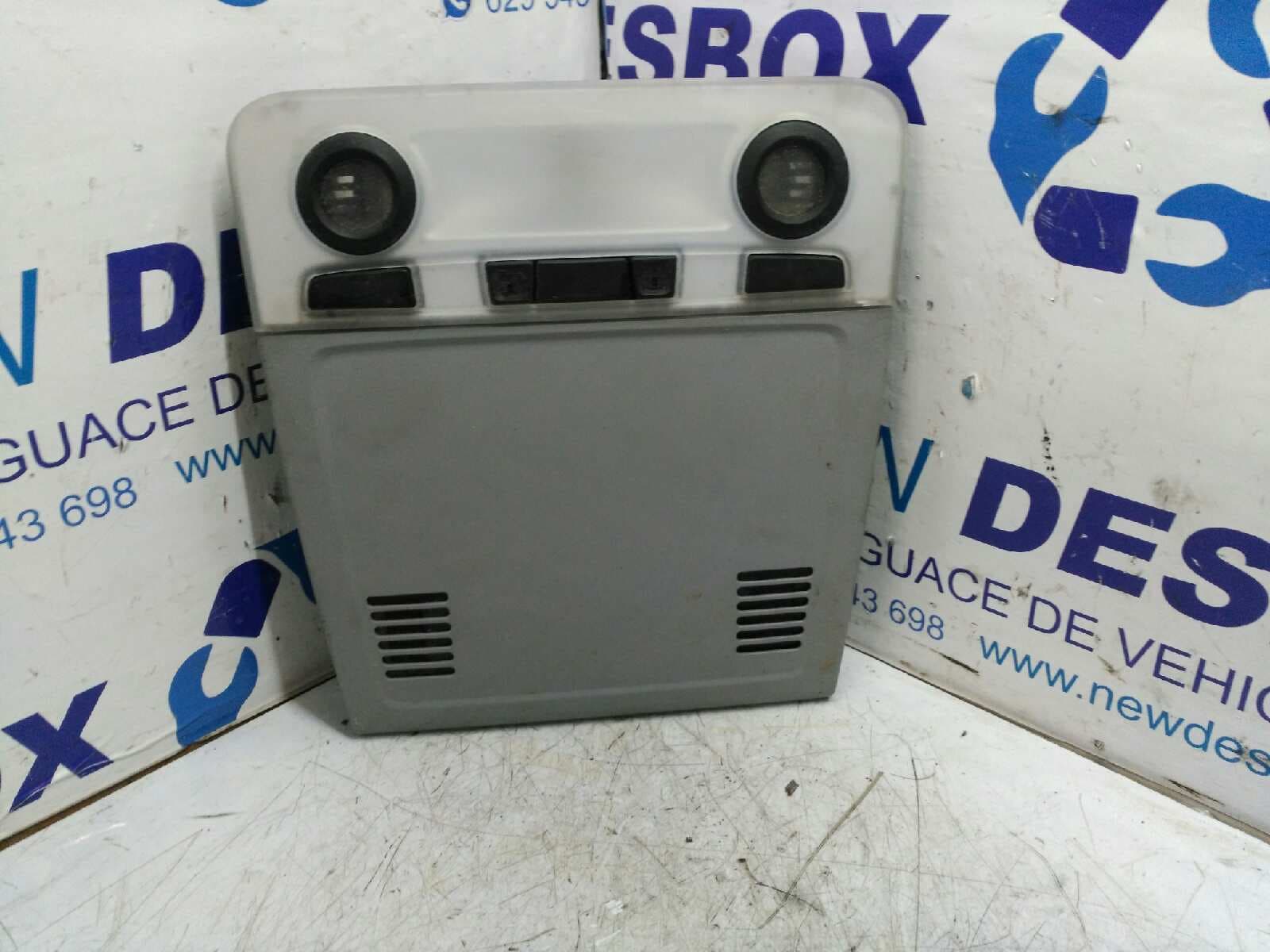 Recambio de LUZ INTERIOR para BMW SERIE 1 BERLINA (E81/E87) referencia OEM IAM 6976289-01
