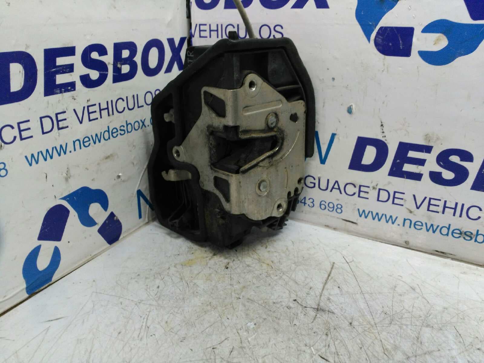 Recambio de CERRADURA PUERTA TRASERA DERECHA para BMW SERIE 1 BERLINA (E81/E87) referencia OEM IAM 7167070