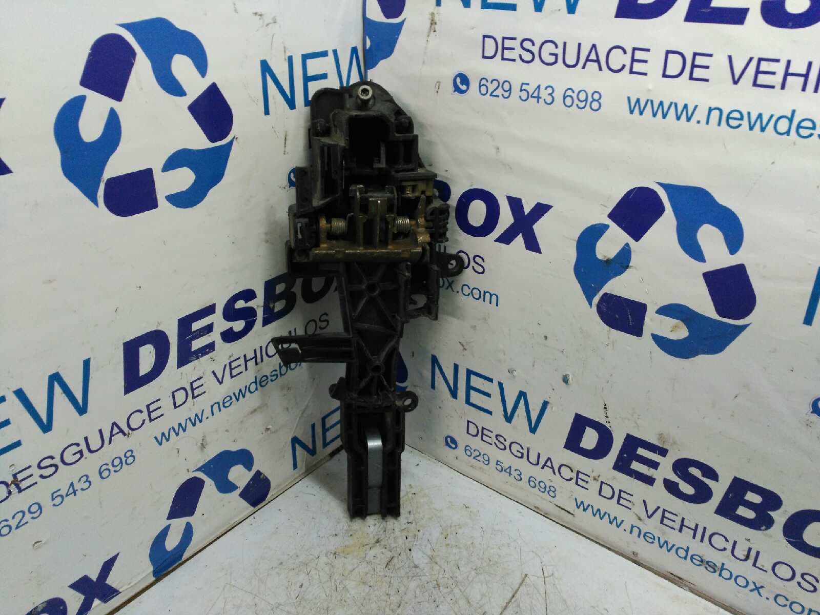 Recambio de MANETA TRASERA DERECHA para BMW SERIE 1 BERLINA (E81/E87) referencia OEM IAM 3