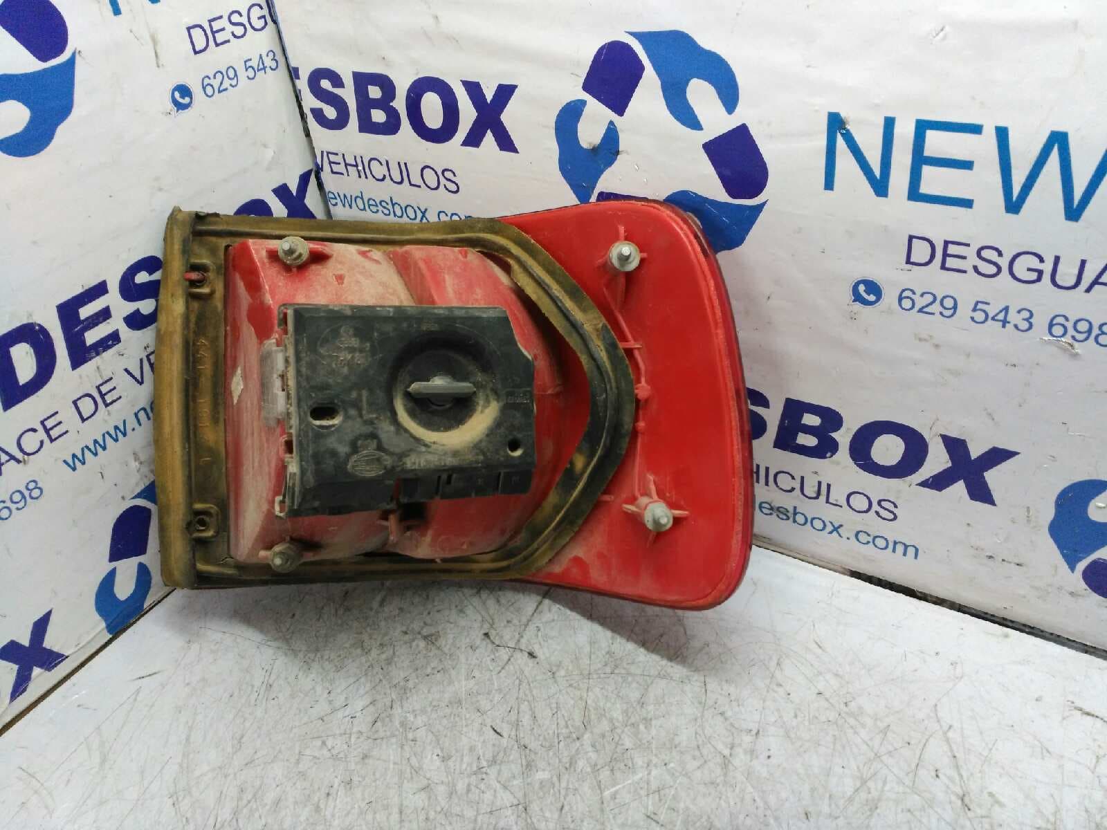 Recambio de PILOTO TRASERO IZQUIERDO para AUDI 80 AVANT 1.9 TDI 1Z referencia OEM IAM    - BLANCO 4