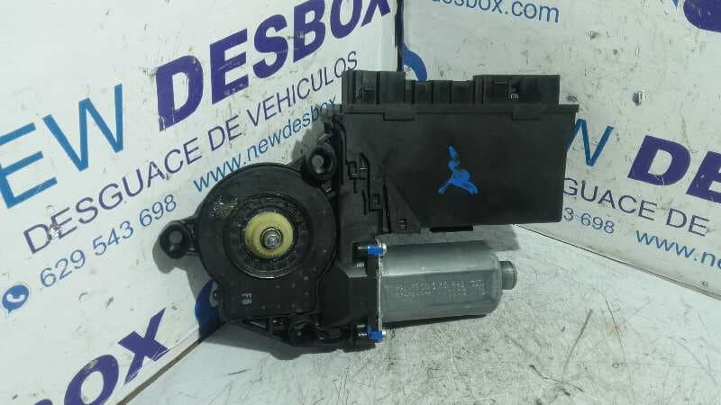 Recambio de MOTOR ELEVALUNAS DELANTERO DERECHO para AUDI A4 AVANT (8E) 2.0 TDI BLB referencia OEM IAM    - GRIS OSCURO 5