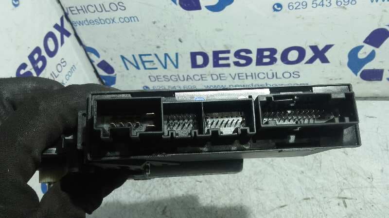 Recambio de MOTOR ELEVALUNAS DELANTERO DERECHO para AUDI A4 AVANT (8E) 2.0 TDI BLB referencia OEM IAM    - GRIS OSCURO 3