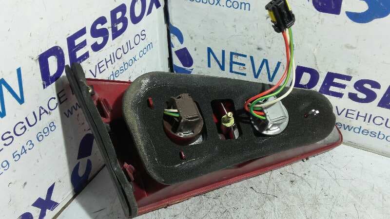 Recambio de PILOTO PORTON DERECHO para PEUGEOT 607 (S1) Básico 4HXDW12TED4FAP referencia OEM IAM    - AZUL 4