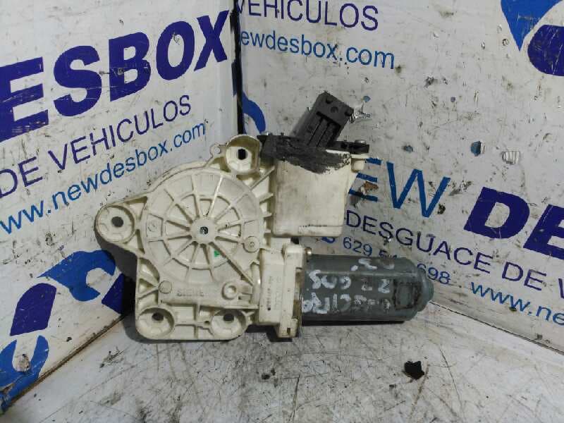 Recambio de MOTOR ELEVALUNAS TRASERO IZQUIERDO para OPEL VECTRA C referencia OEM IAM 24414776