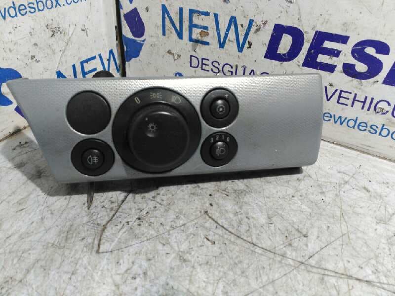 Recambio de MANDO LUCES para OPEL ASTRA H referencia OEM IAM 13100136