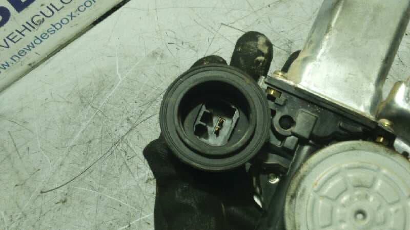 Recambio de ELEVALUNAS DELANTERO DERECHO para TOYOTA RAV 4 (A2) referencia OEM IAM 8571042070 3