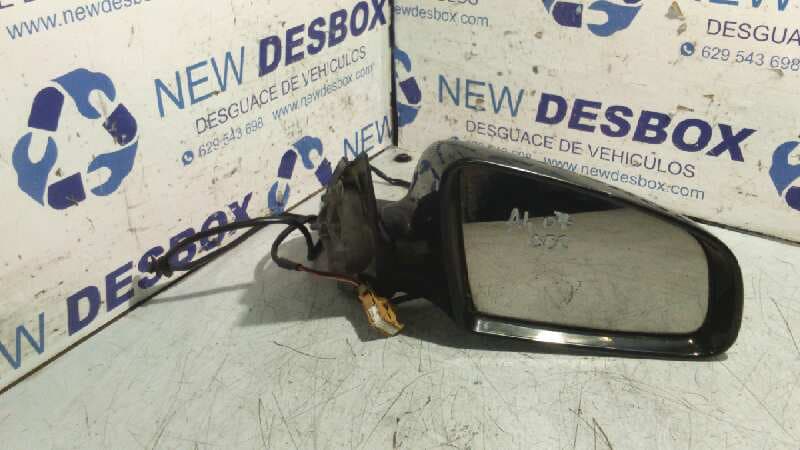 Recambio de RETROVISOR DERECHO para AUDI A4 BERLINA (8E) referencia OEM IAM 010681