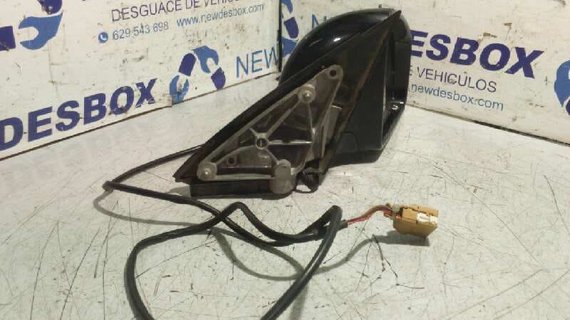 Recambio de RETROVISOR DERECHO para AUDI A4 BERLINA (8E) referencia OEM IAM 010681 2