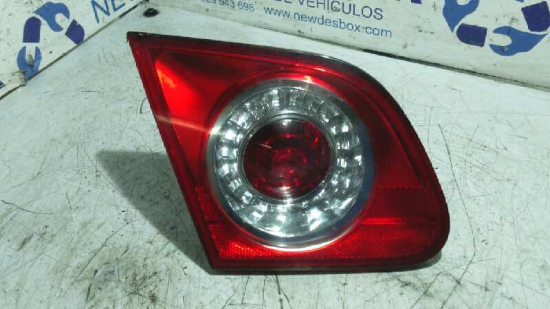 Recambio de PILOTO PORTON IZQUIERDO para VOLKSWAGEN PASSAT BERLINA (3C2) 1.9 TDI BKC referencia OEM IAM 3C5945076   - PLATA