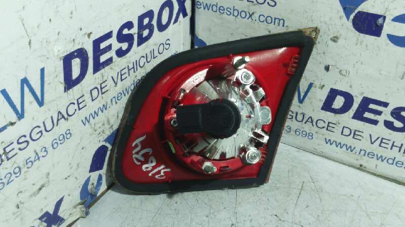 Recambio de PILOTO PORTON IZQUIERDO para VOLKSWAGEN PASSAT BERLINA (3C2) 1.9 TDI BKC referencia OEM IAM 3C5945076   - PLATA 3